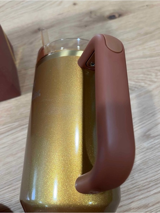 Stanley 40 oz - Copper Tinsel - Picture 3 of 4